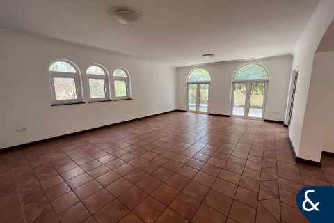 Снять в аренду виллу в The Villa, Дубай: 5 спален, 660м², № 79188 - фото 1