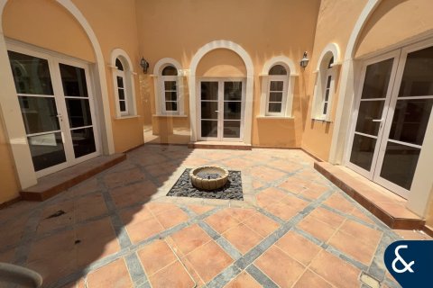 Снять в аренду виллу в The Villa, Дубай: 5 спален, 660м², № 79188 - фото 3