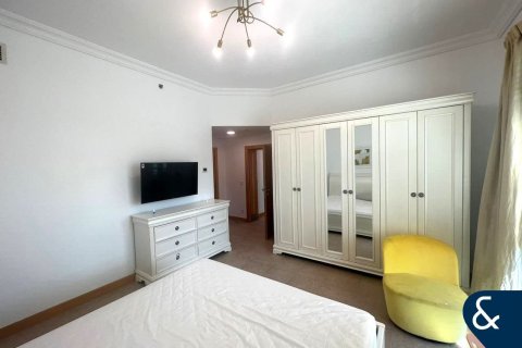 Снять в аренду квартиру в Shoreline Apartments, Пальма Джумейра, Дубай: 2 спальни, 147м², № 79186 - фото 4