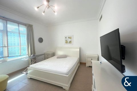 Снять в аренду квартиру в Shoreline Apartments, Пальма Джумейра, Дубай: 2 спальни, 147м², № 79186 - фото 2