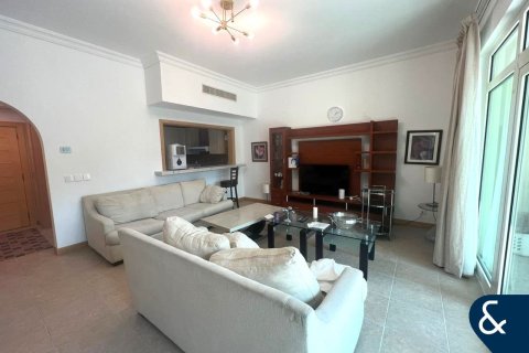 Снять в аренду квартиру в Shoreline Apartments, Пальма Джумейра, Дубай: 2 спальни, 147м², № 79186 - фото 13