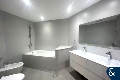 Снять в аренду квартиру в Shoreline Apartments, Пальма Джумейра, Дубай: 2 спальни, 147м², № 79186 - фото 5