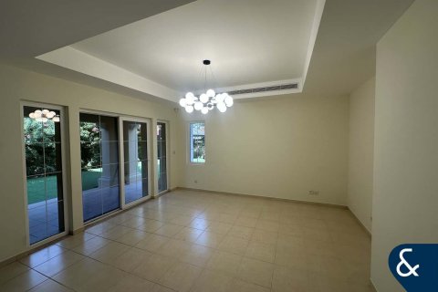 Снять в аренду виллу в Арабиан Ранчес, Дубай: 4 спальни, 757м², № 79190 - фото 18