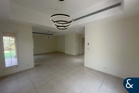 Снять в аренду виллу в Арабиан Ранчес, Дубай: 4 спальни, 757м², № 79190 - фото 19