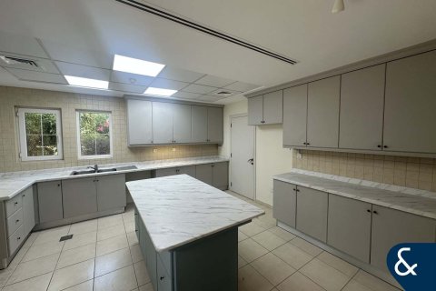 Снять в аренду виллу в Арабиан Ранчес, Дубай: 4 спальни, 757м², № 79190 - фото 11