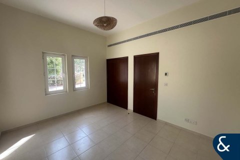 Снять в аренду виллу в Арабиан Ранчес, Дубай: 4 спальни, 757м², № 79190 - фото 10