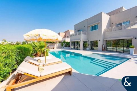 Снять в аренду виллу в Meadows, Дубай: 5 спален, 458м², № 79189 - фото 1