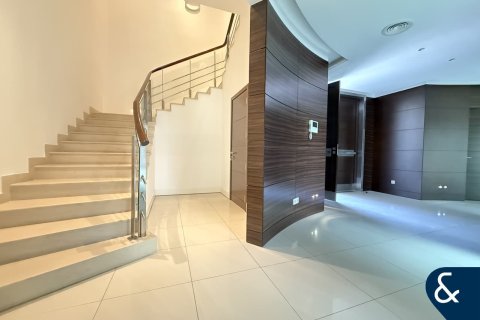 Снять в аренду виллу в Signature Villas, Пальма Джумейра, Дубай: 6 спален, 1364м², № 79187 - фото 13