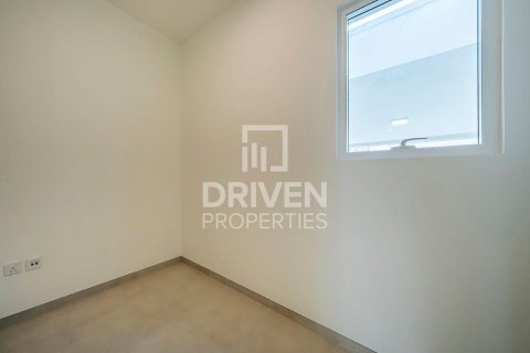 Townhouse in The Valley, Dubai 4 bedrooms, 258.08 sq.m. № 136361 - photo 14