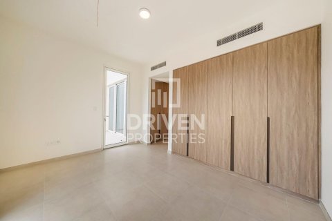 Townhouse in The Valley, Dubai 4 bedrooms, 258.08 sq.m. № 136361 - photo 16