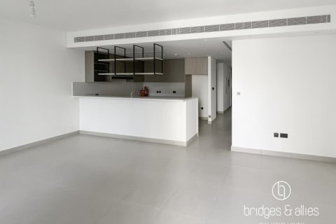 Villa en Dubai, 3 dormitorios, 143.9 m², № 77227 - foto 1