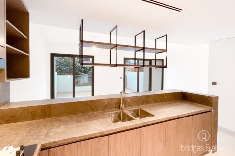 Villa en Dubai, 3 dormitorios, 140.4 m², № 77225 - foto 2