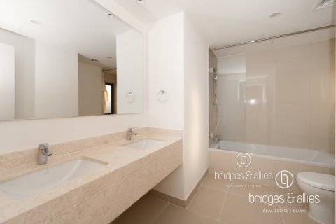 Villa in Dubai Hills Estate, Dubai 3 bedrooms, 202.6 sq.m. № 77224 - photo 21