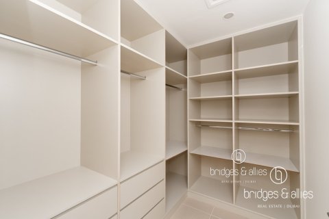 Villa in Dubai Hills Estate, Dubai 3 bedrooms, 202.6 sq.m. № 77224 - photo 20