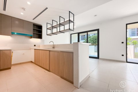 Villa en Dubai, 3 dormitorios, 140.4 m², № 77226 - foto 1