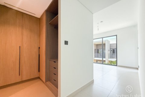 Villa en Dubai, 3 dormitorios, 140.4 m², № 77226 - foto 10