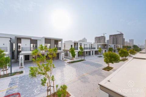 Villa en Dubai, 3 dormitorios, 141.7 m², № 77235 - foto 24