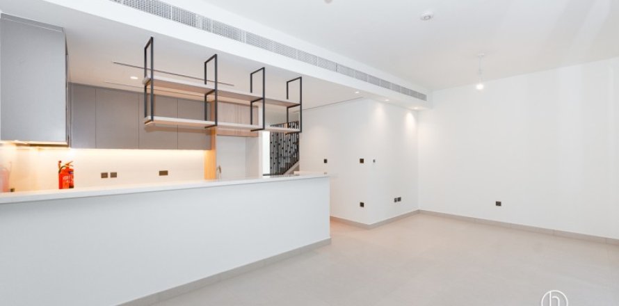 Villa en Dubai, 3 dormitorios, 141.7 m², № 77235