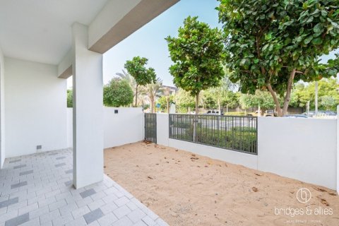 Villa en Dubai, 3 dormitorios, 141.7 m², № 77235 - foto 5