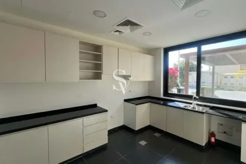 Купить таунхаус в DAMAC Hills (Akoya by DAMAC), Дубай: 3 спальни, 324м², № 85063 - фото 2