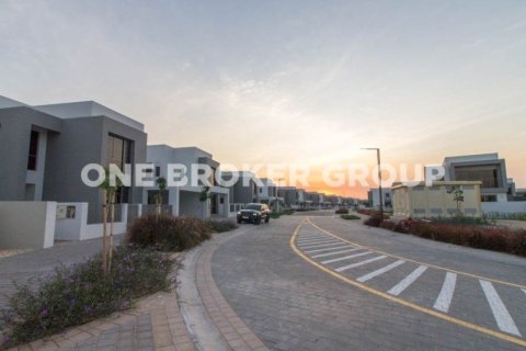 Villa en Dubai Hills Estate, Dubai, 4 dormitorios, 464.5 m², № 705 - foto 11