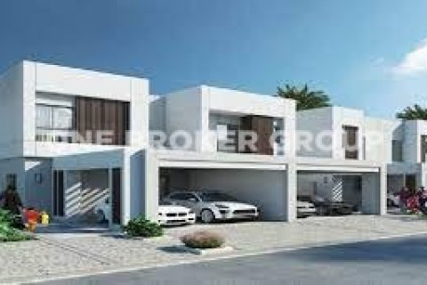 Maison de ville à Dubai Land, Dubai, 4 chambres, 216.7 m², № 708 - photo 1