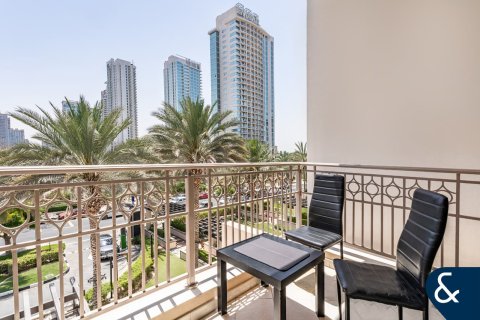 Apartment in The Views, Dubai 2 bedrooms, 130 sq.m. № 78967 - photo 13