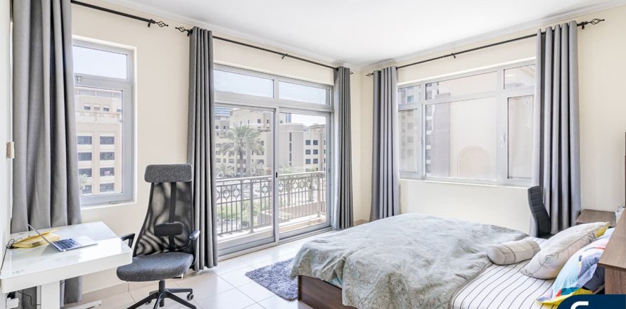 Apartment in The Views, Dubai 2 bedrooms, 130 sq.m. № 78967