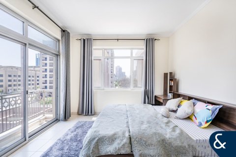 Apartment in The Views, Dubai 2 bedrooms, 130 sq.m. № 78967 - photo 2