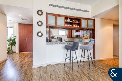 Apartment in The Views, Dubai 2 bedrooms, 130 sq.m. № 78967 - photo 9