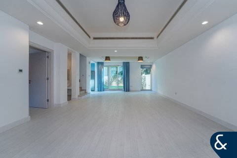 Купить виллу в Victory Heights, Dubai Sports City, Дубай: 4 спальни, 311м², № 78963 - фото 2