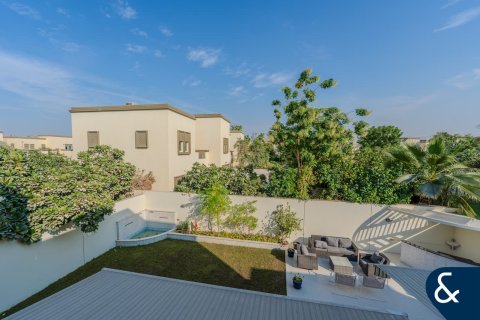 Купить виллу в Regional, Jumeirah Park, Дубай: 3 спальни, 507м², № 78964 - фото 2