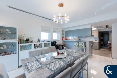 Купить виллу в Regional, Jumeirah Park, Дубай: 3 спальни, 507м², № 78964 - фото 9