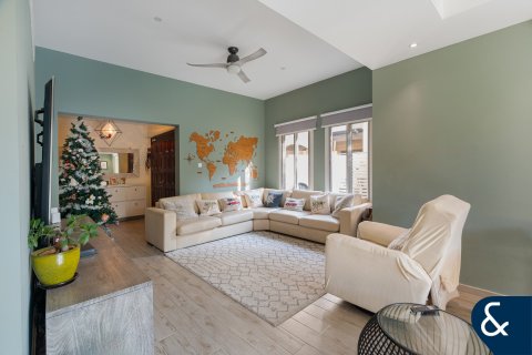 Купить виллу в Springs 10, The Springs, Дубай: 3 спальни, 251м², № 78965 - фото 2