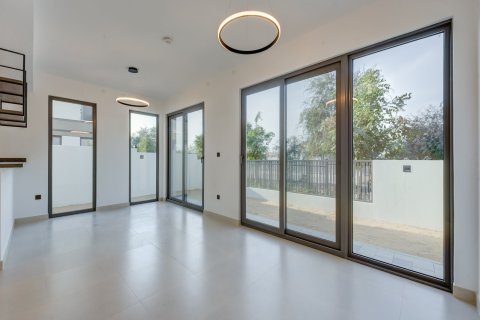 فيلا في Dubai Sports City, دبي 4 غرف نوم, 213 م² رقم 123804 - صورة 3