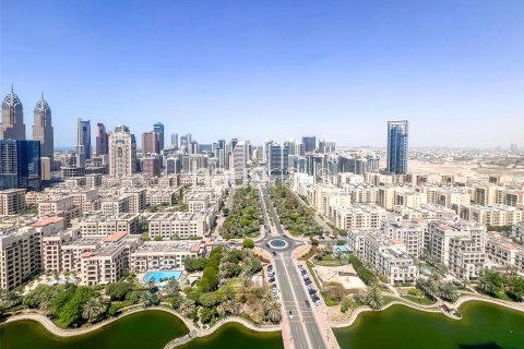 Снять в аренду квартиру в The Views, Дубай: 1 спальня, 80м², № 44799 - фото 1