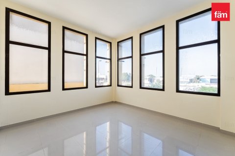 Снять в аренду виллу в Аль-Барше, Дубай: 6 спален, 1156м², № 84831 - фото 14