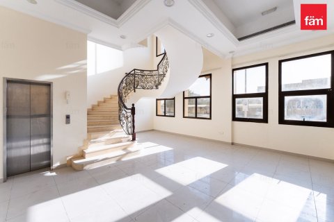 Снять в аренду виллу в Аль-Барше, Дубай: 6 спален, 1156м², № 84831 - фото 11