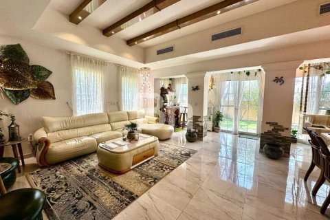Снять в аренду виллу в Арабиан Ранчес, Дубай: 3 спальни, 273м², № 57934 - фото 8