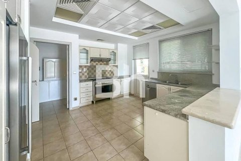 Villa in Dubai Sports City, Dubai 5 bedrooms, 640 sq.m. № 57932 - photo 21