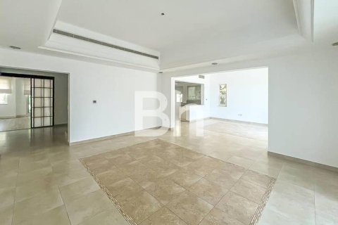 Villa in Dubai Sports City, Dubai 5 bedrooms, 640 sq.m. № 57932 - photo 19