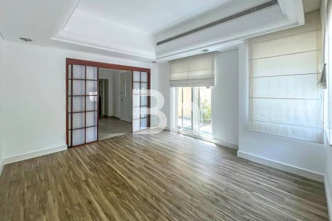 Villa in Dubai Sports City, Dubai 5 bedrooms, 640 sq.m. № 57932 - photo 18
