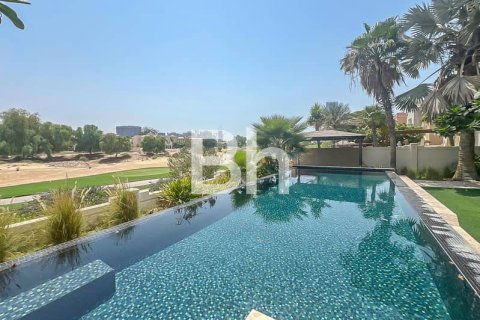 Villa in Dubai Sports City, Dubai 5 bedrooms, 640 sq.m. № 57932 - photo 1