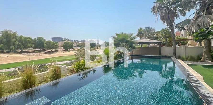 Villa in Dubai Sports City, Dubai 5 bedrooms, 640 sq.m. № 57932