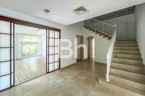 Villa in Dubai Sports City, Dubai 5 bedrooms, 640 sq.m. № 57932 - photo 23
