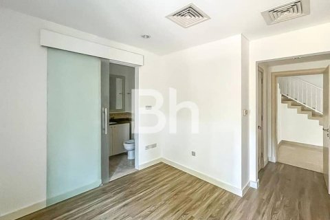 Villa in Dubai Sports City, Dubai 5 bedrooms, 640 sq.m. № 57932 - photo 5