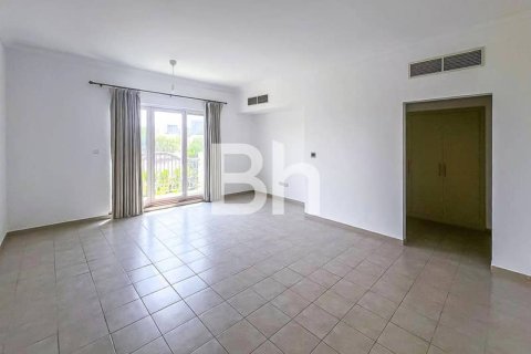 Villa in Dubai Sports City, Dubai 5 bedrooms, 640 sq.m. № 57932 - photo 14