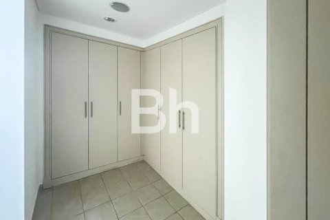 Villa in Dubai Sports City, Dubai 5 bedrooms, 640 sq.m. № 57932 - photo 15