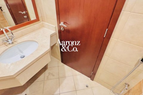 Снять в аренду квартиру в Джумейра Бич Резиденс, Дубай: 4 спальни, 345м², № 113992 - фото 18