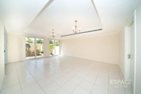 Villa in Springs 4, The Springs, Dubai 3 bedrooms, 228 sq.m. № 122600 - photo 2